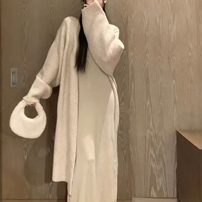 法式慵懒风高领连衣裙女装新款修身内搭中长款打底包臀裙子潮