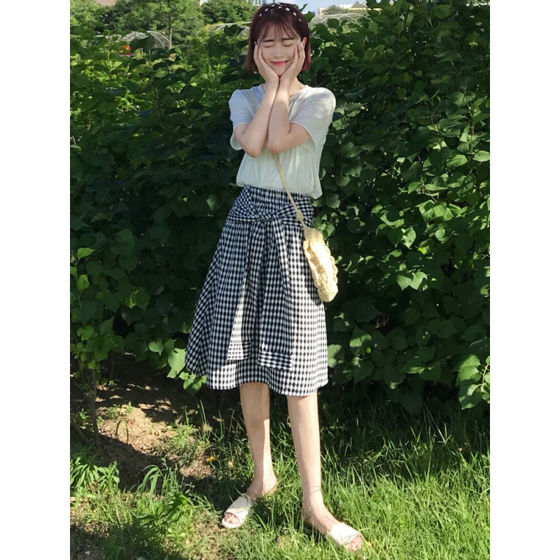 韩都衣舍2018韩版女装夏装温柔格子高腰A字系带潮半身裙EK8985囡