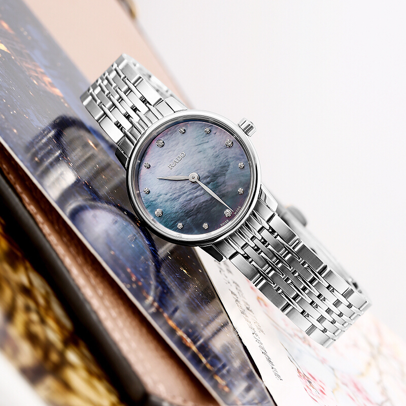 雷达(RADO)瑞士手表 晶璨经典系列时尚优雅石英女士腕表 27mm蓝色贝母盘钢表带 R22897903