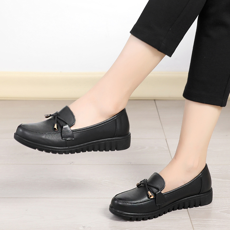 木林森女鞋软底女舒适真皮单鞋中青年皮鞋防滑软面休闲妈妈鞋女头层