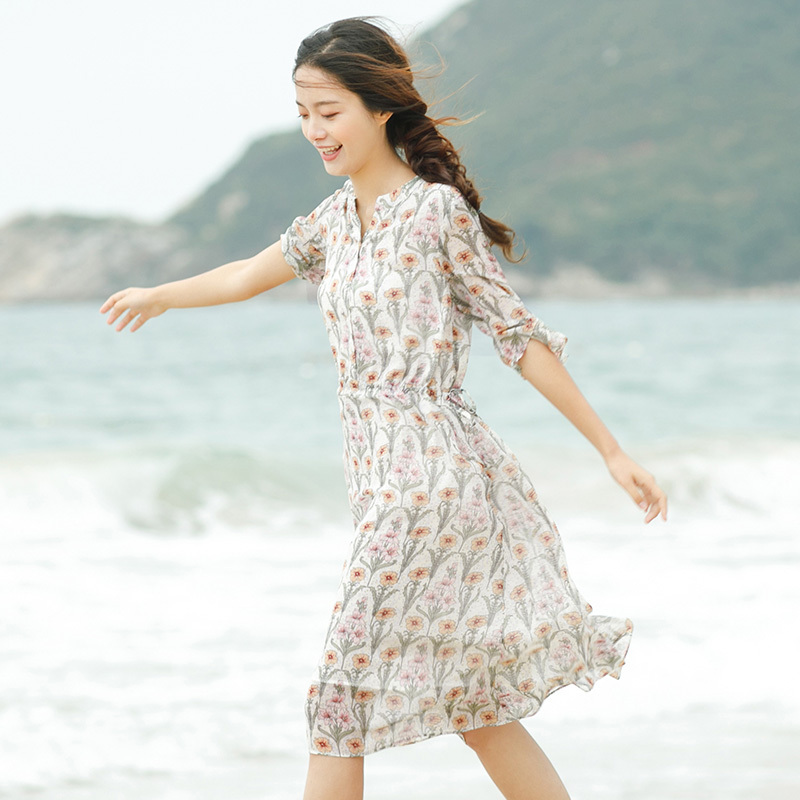 茵曼女装夏装新款V领雪纺印花系带喇叭袖宽松连衣裙