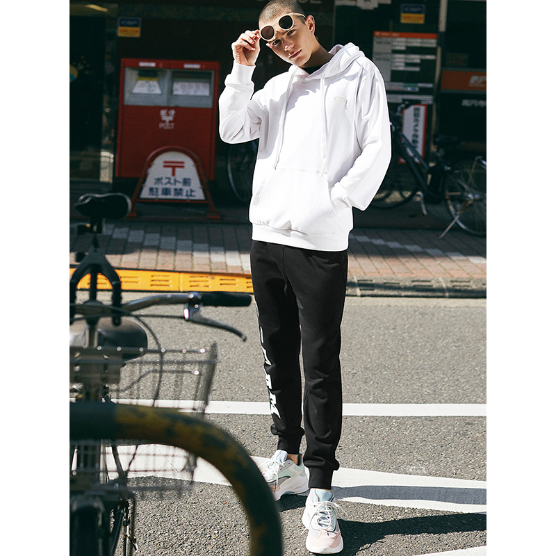 马克华菲男装2019春装新款ins潮流印花大口袋上衣连帽套头卫衣男