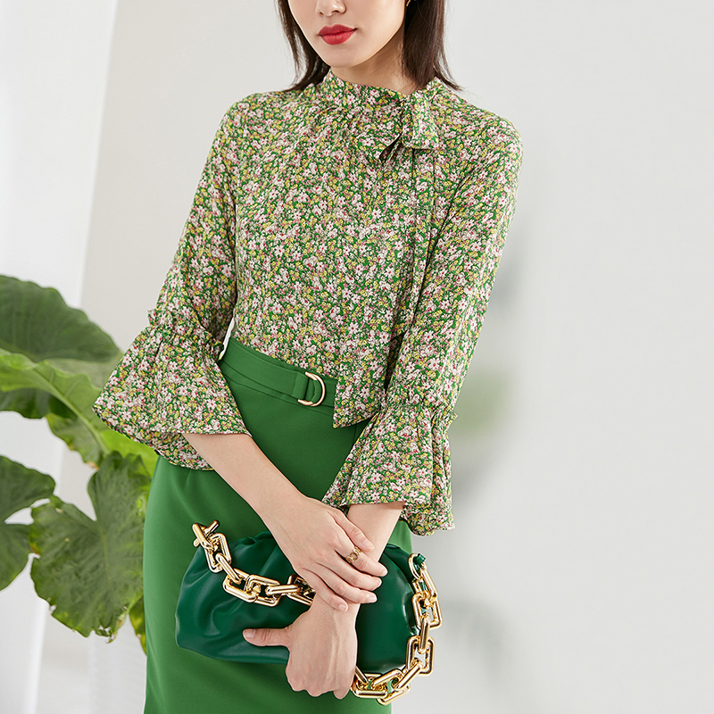 晚白2021春季新品时尚假两件修身印花系带领碎花包臀裙连衣裙女