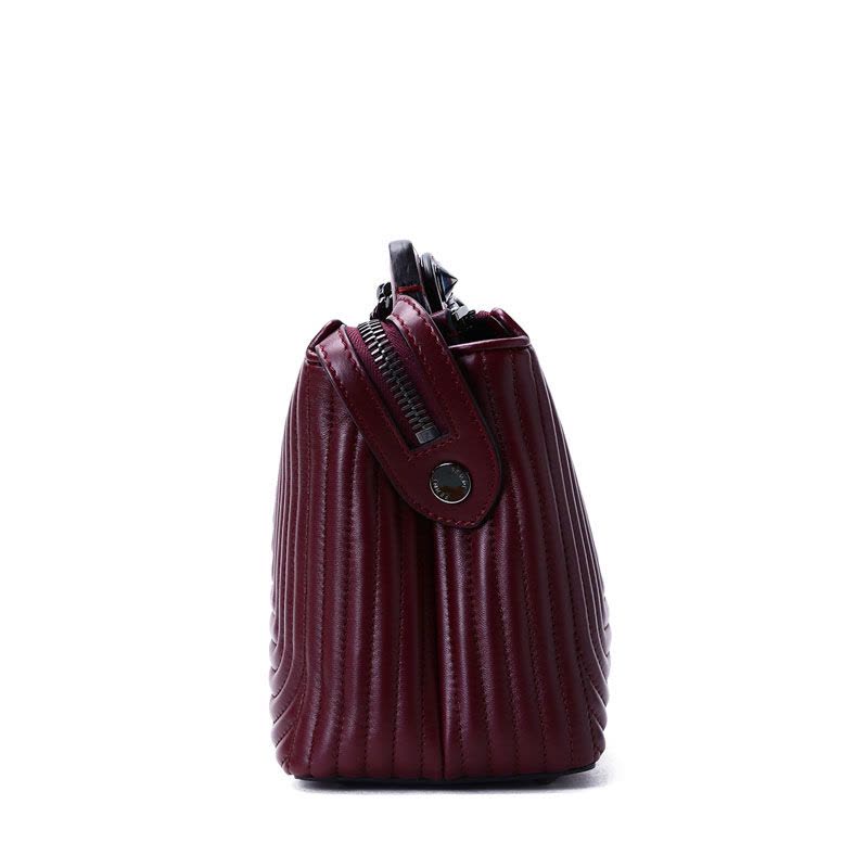 FENDI/芬迪 女包DOTCOM绗缝图案链条手拎斜挎包 8BN299图片