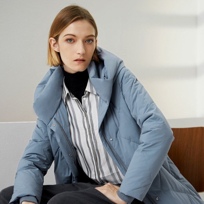 波司登优雅保暖时尚长款羽绒服女休闲连帽宽松冬季鹅绒