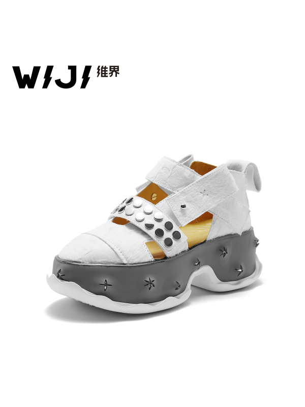 WIJI2018夏季新款黑色牛毛油蜡松糕底女鞋厚底韩版潮流铆钉搭舒适