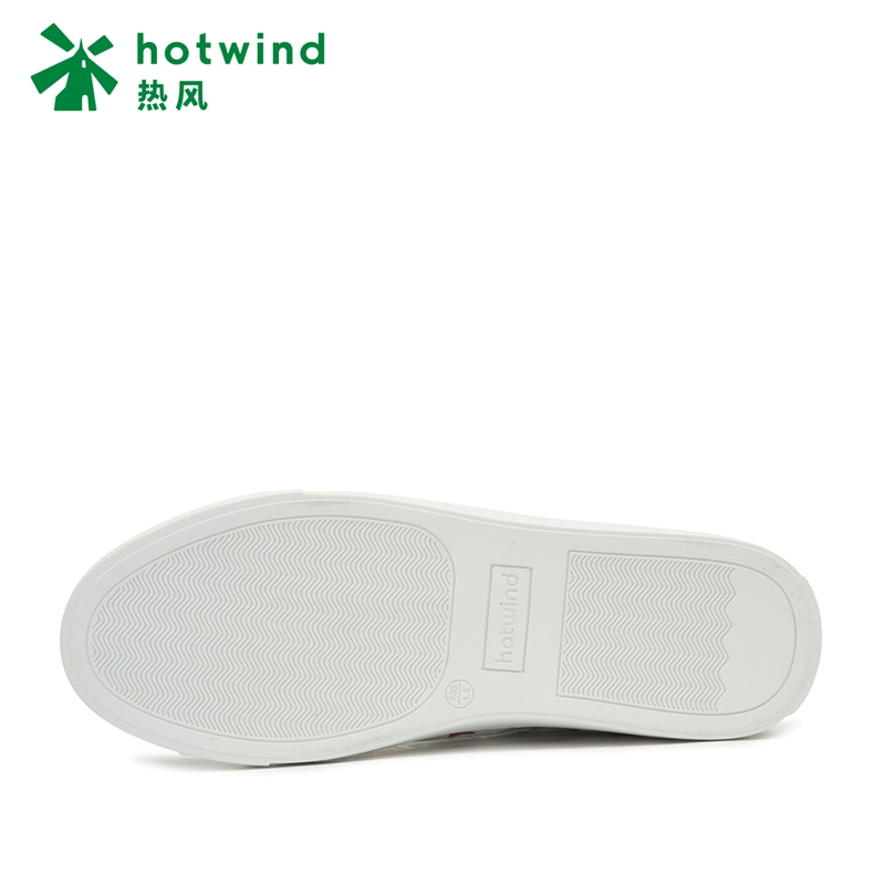热风hotwind新款板鞋女卡通动漫系带女士休闲低帮鞋H13W7121