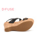 D：Fuse/迪芙斯新款牛皮铆钉防水台舒适高坡跟女鞋凉鞋DF62111072