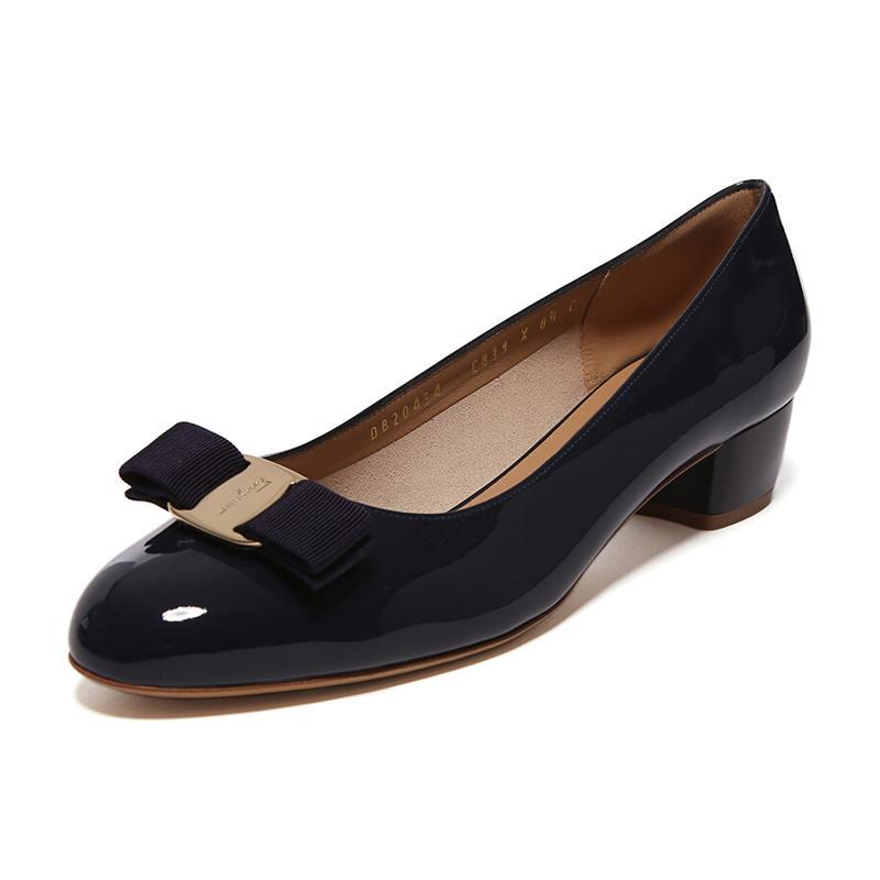 Salvatore Ferragamo 萨瓦托·菲拉格慕 女士漆皮蝴蝶结装饰粗跟鞋 0539463