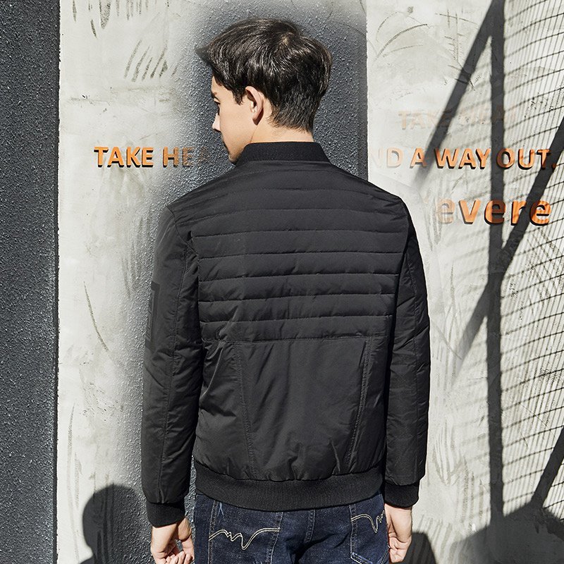 柒牌SEVEN男装时尚轻便羽绒服短款舒适保暖外套纯色
