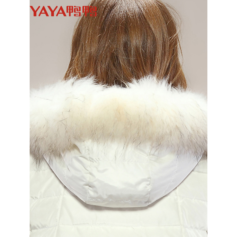鸭鸭 冬装新品羽绒服女短款 貂子毛斗篷型女装外套潮B-5430
