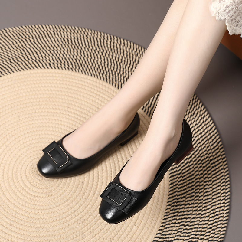 真皮尖头浅口纯色低跟时装软皮单鞋小码313233一脚蹬女鞋