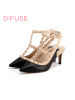 D：Fuse/迪芙斯春羊皮铆钉T型带欧美女鞋DF61113020