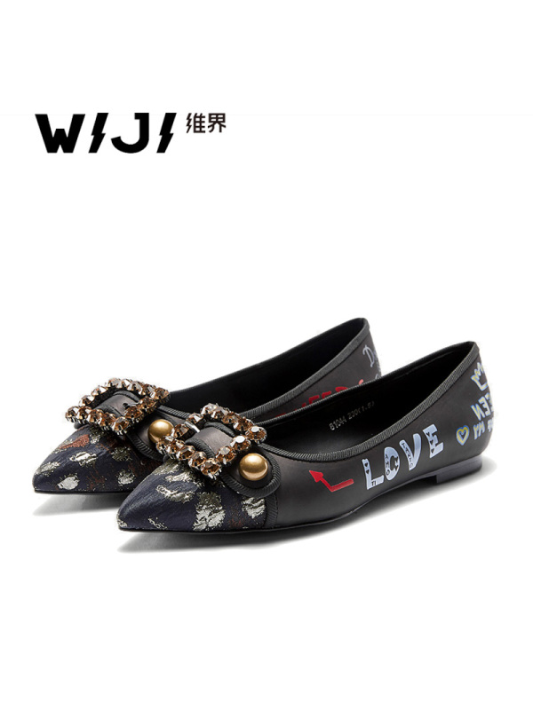 WIJI女鞋2018秋季新款浅口尖头休闲涂鸦印花平底水钻方扣新潮风尚