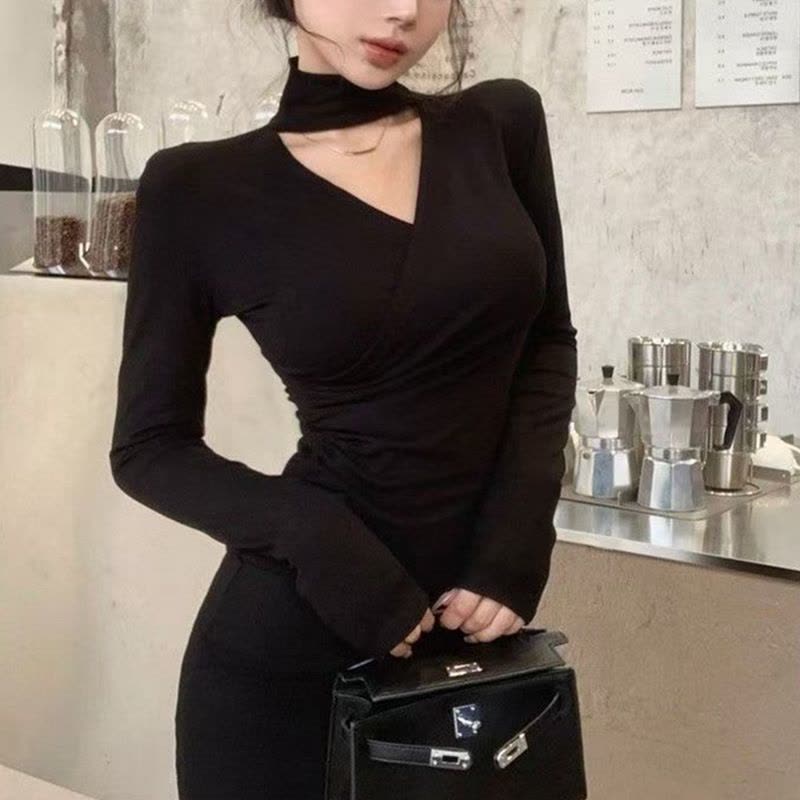 性感V领挂脖连衣裙女秋冬新款内搭打底配大衣修身收腰包臀短裙子图片