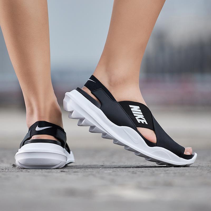 NIKE耐克女鞋凉鞋透气舒适潮流运动休闲松紧带凉鞋AO2722