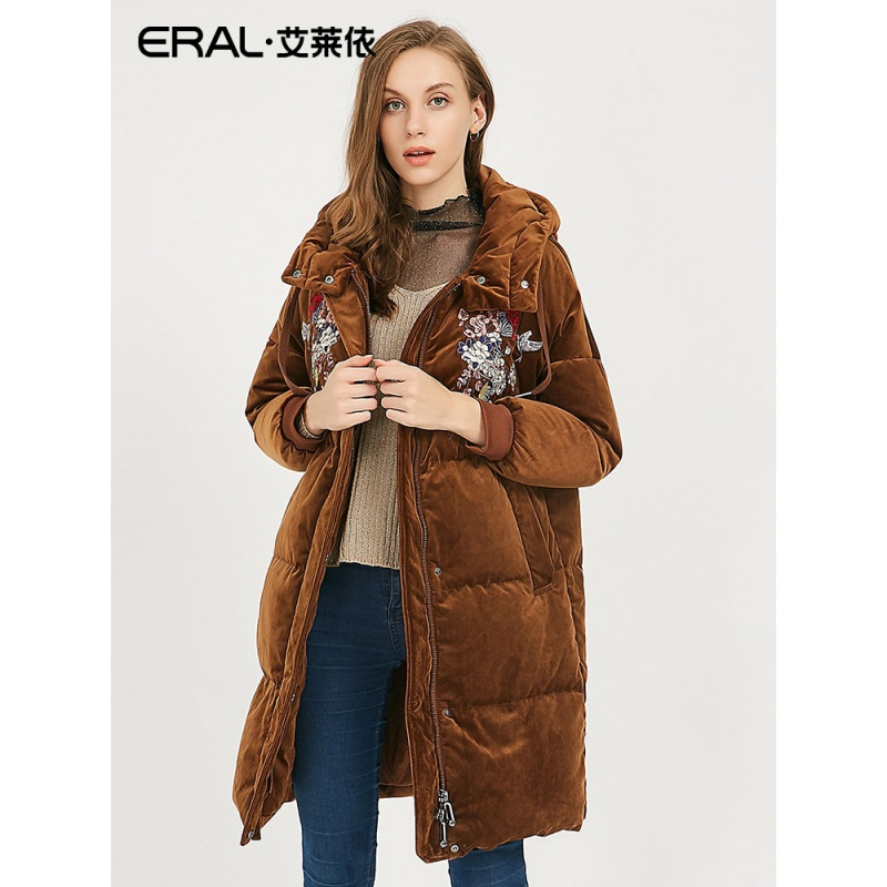 艾莱依O2O2018新款冬连帽刺绣时尚羽绒服女中长款617105130