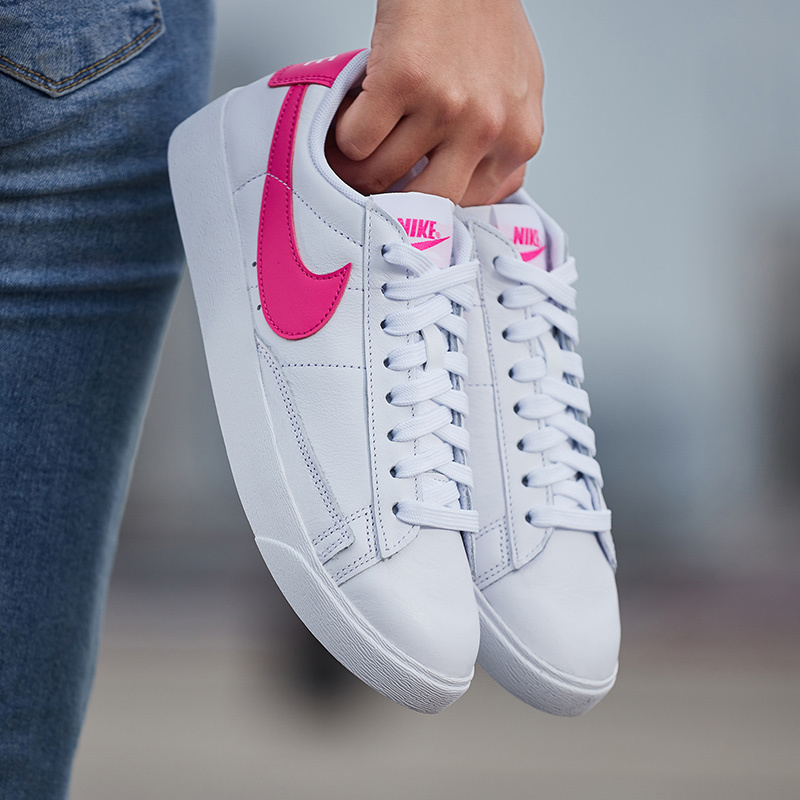 nike女鞋板鞋blazer开拓者粉勾小白鞋低帮运动鞋av9370