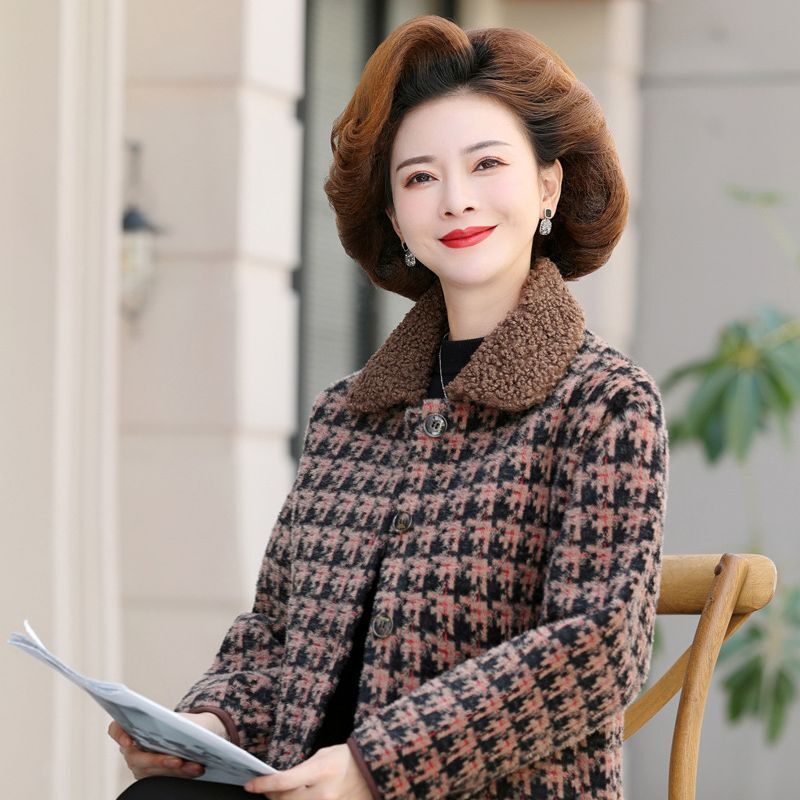 中年妈妈装加大加肥中老年女装衣服冬季短款胖女人新款外套矮个