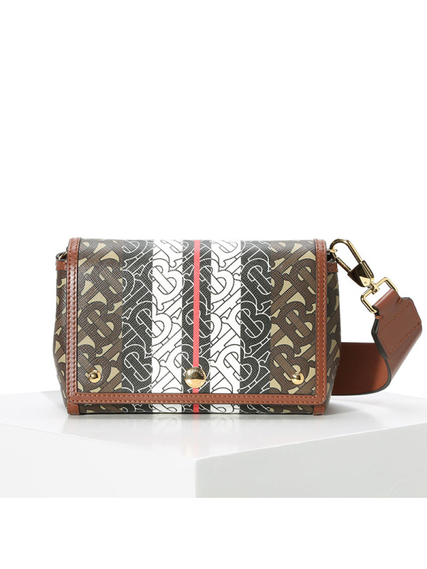 20新款 BURBERRY 斜挎包8020723