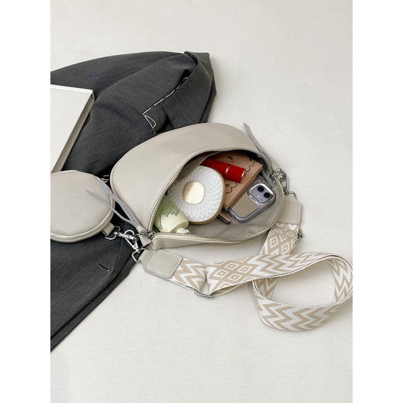 真皮女包头层牛皮斜挎包年新款韩版百搭时尚软皮马鞍包女小包图片