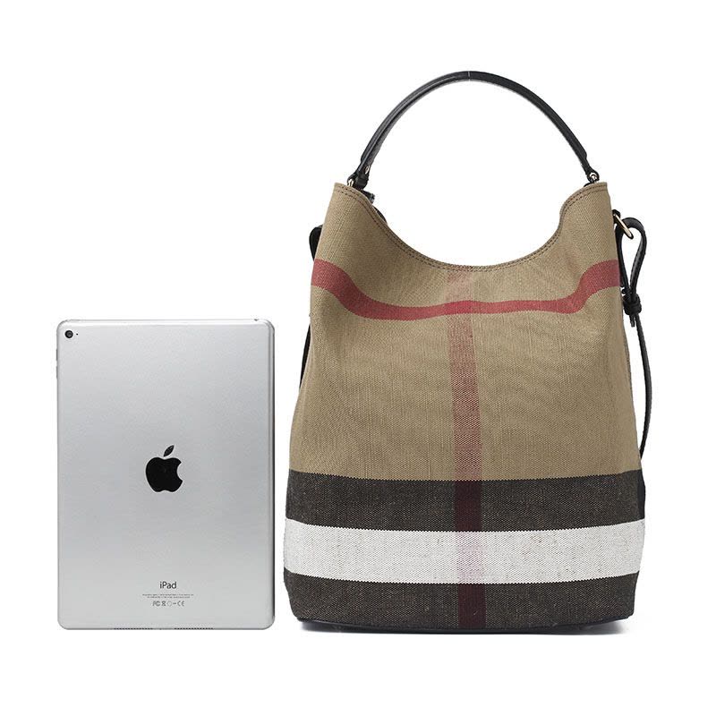 BURBERRY Ashby 水桶包 字母印字标 3945726图片