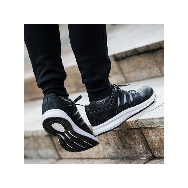 Adidas阿迪达斯男子跑步运动鞋CP8759图片