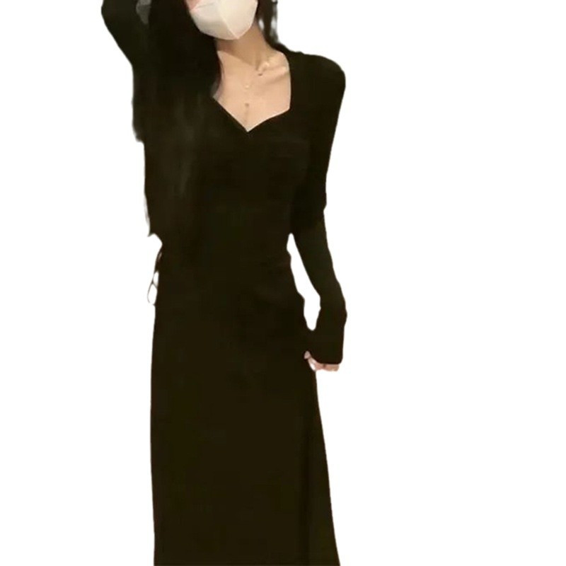 法式V领黑色长袖连衣裙女春秋季新款高级感收腰显瘦纯色打底长裙