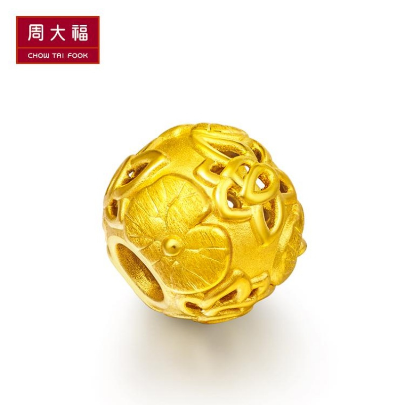 周大福X许巍蓝莲盛开系列镂空足金黄金转运珠吊坠R19063