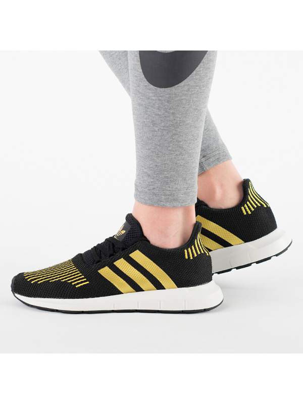 阿迪达斯（Adidas）阿迪达斯三叶草冬女子运动生活低帮休闲鞋CG4145