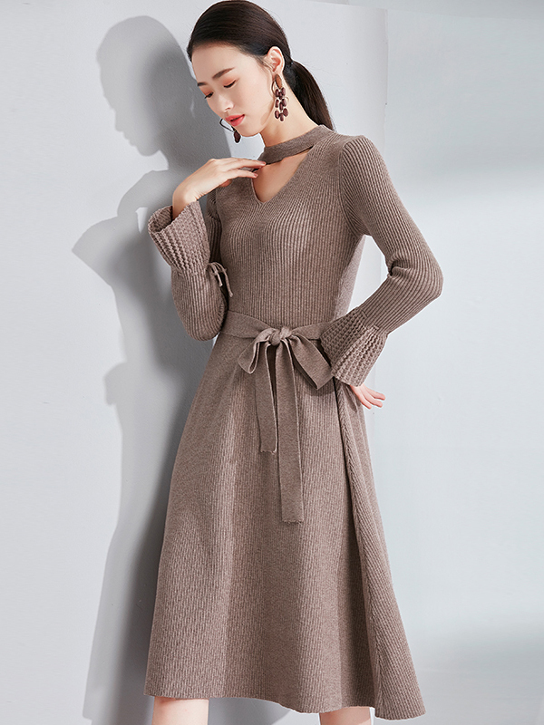 欧昵雪秋冬季性感v领镂空喇叭袖高腰系带针织连衣裙女中裙q