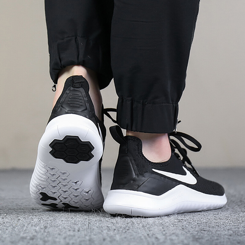 耐克（NIKE）女鞋户外WMNS-NIKE-FREE-TR-8训练鞋运动鞋942888