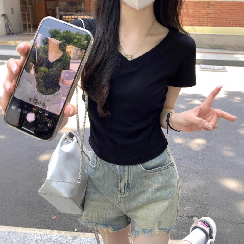 V领短袖T恤女装2025夏季新款正肩修身显瘦褶皱短款学生纯色上衣潮