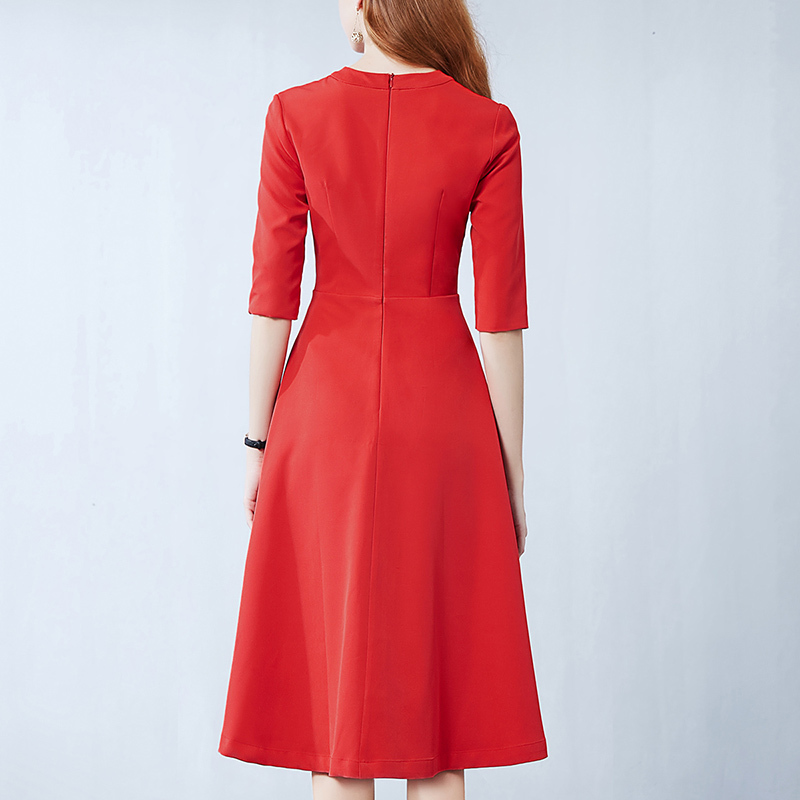 晚白2021春季新品简约纯色修身显瘦年会装百搭敬酒服A字连衣裙女