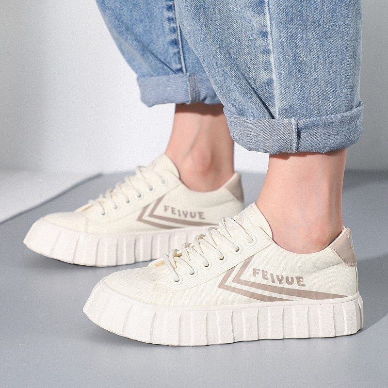 飞跃(FEIYUE)新款百搭透气板鞋厚底舒适拼色帆布鞋女款