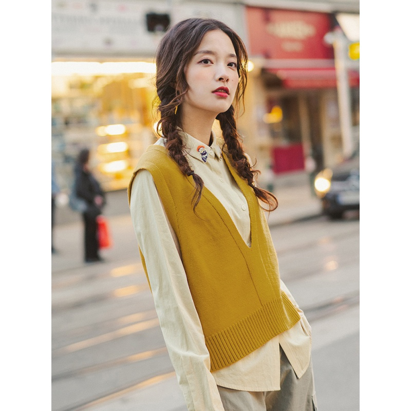 茵曼2019秋季新款无袖短款毛衣背心马甲女外穿v领学院风马夹宽松