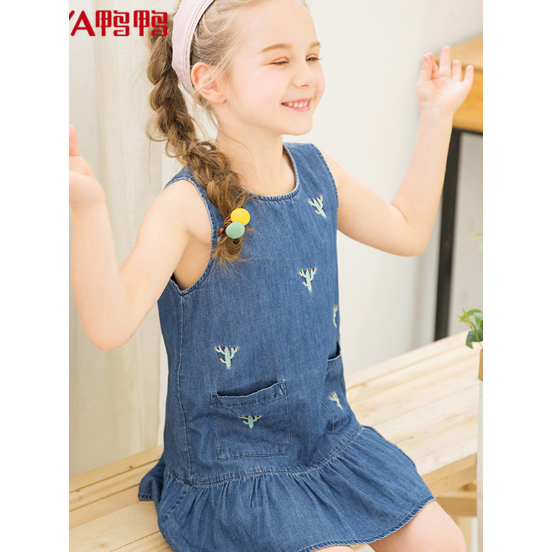 鸭鸭 夏季新品童装女童裙子无袖牛仔绣花连衣裙时尚休闲潮