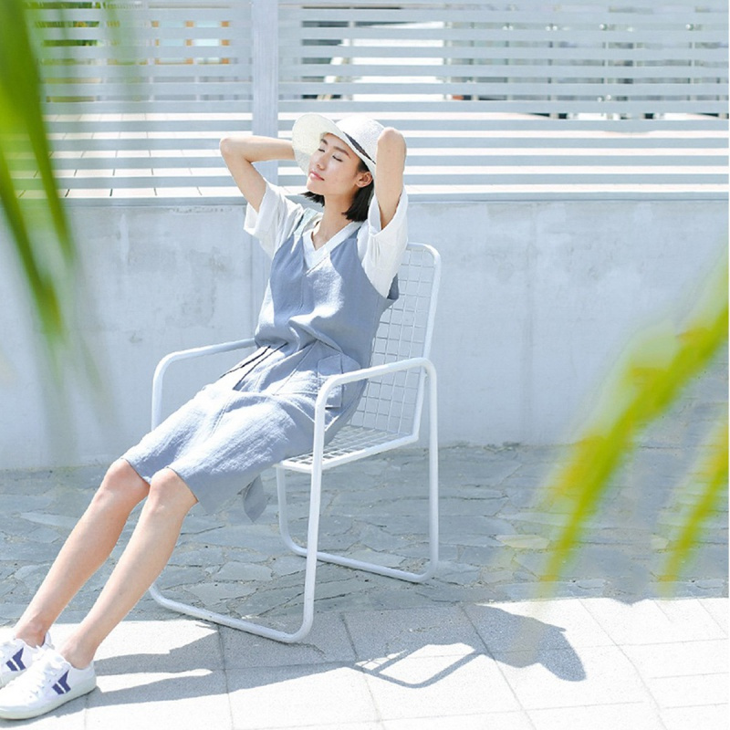 云上生活夏简约文艺中长款V领背带连衣裙