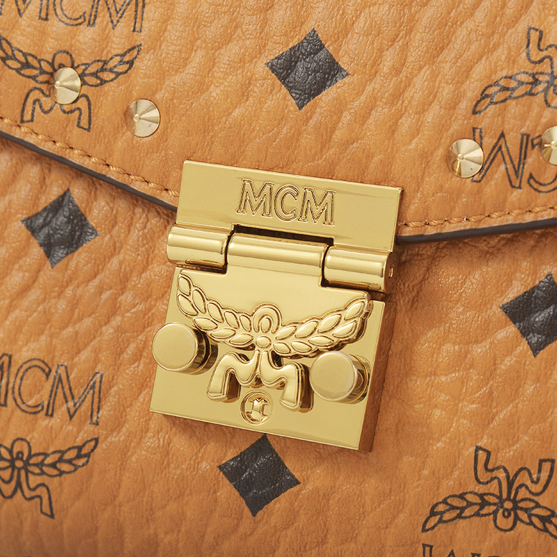 MCM 女士 Millie Visetos系列时尚中号干邑色铆钉单肩斜挎包 MYZ9SME26CO001