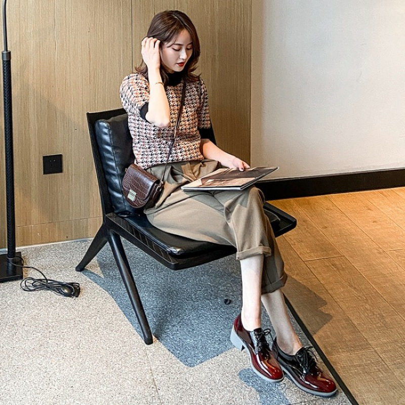 格瑞迪欧单鞋粗跟系带英伦风小皮鞋女软皮漆皮亮面2020春新款学生中跟929-4