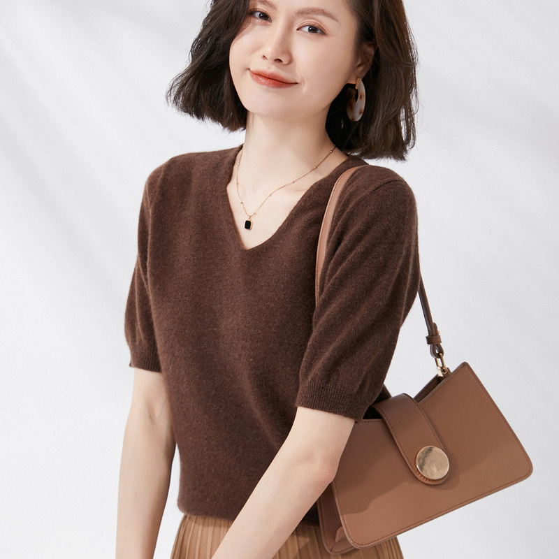 春秋季中袖非羊毛针织短袖上衣女新款气质V领修身五分袖打底衫潮