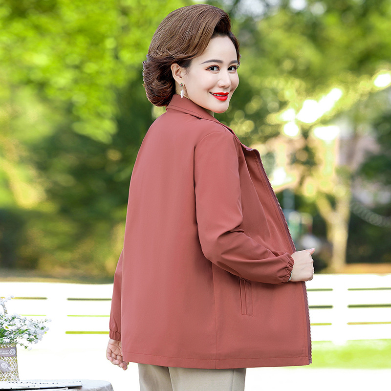 2023新款中年妈妈春装外套洋气大码春秋上衣中老年风衣女翻领夹