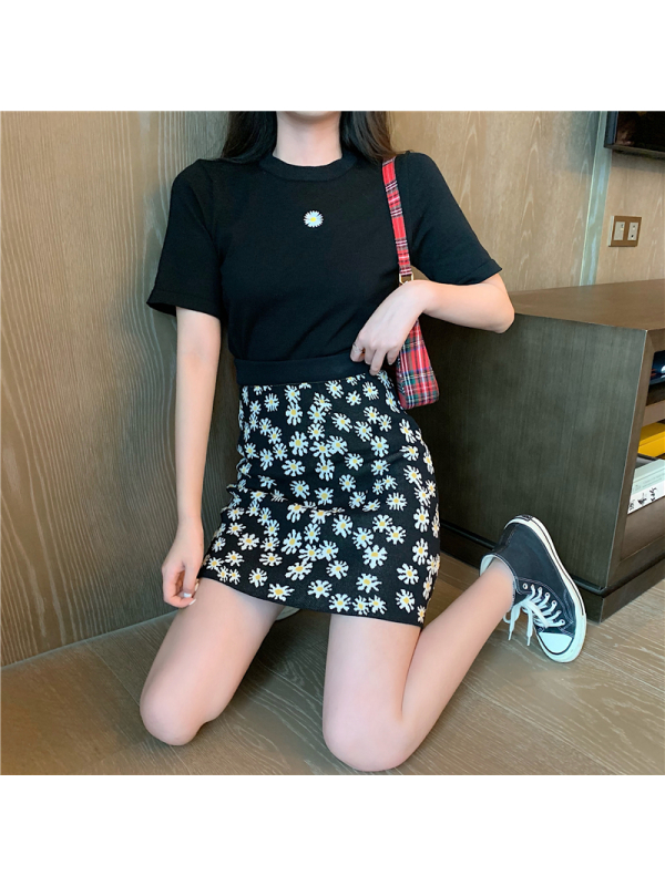 【秀衣记】网红菊花刺绣针织两件套短袖T恤+小雏菊包臀A字短裙套装