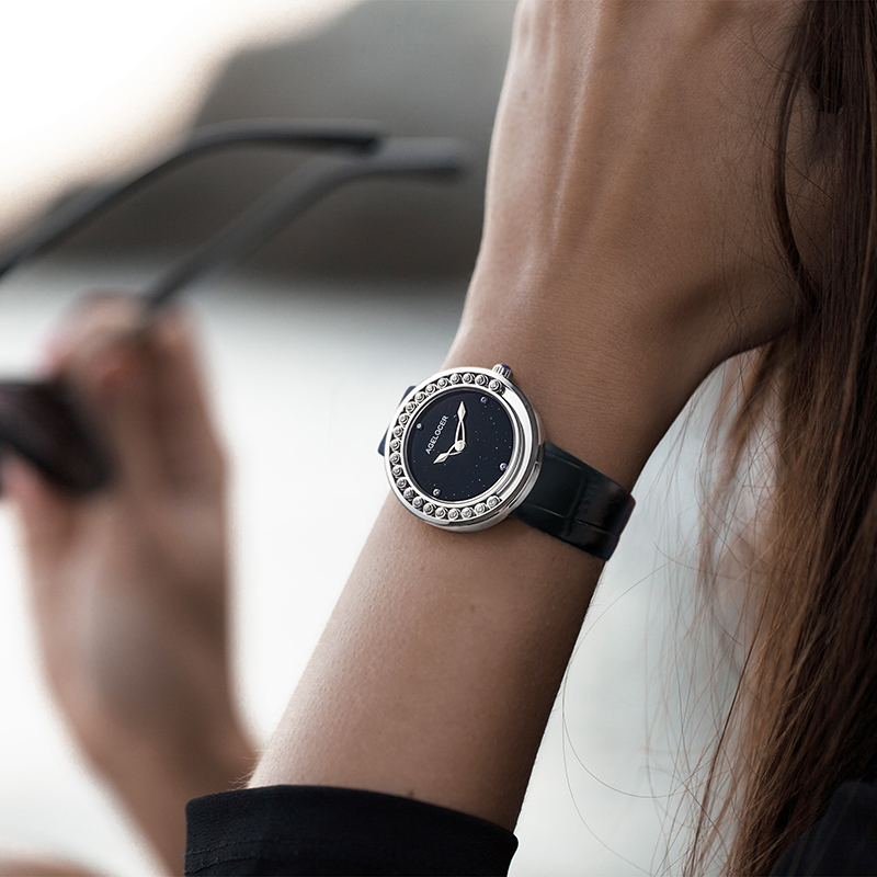 商务简约快乐钻石珍珠母贝表盘腕表 经典蓝砂石表盘