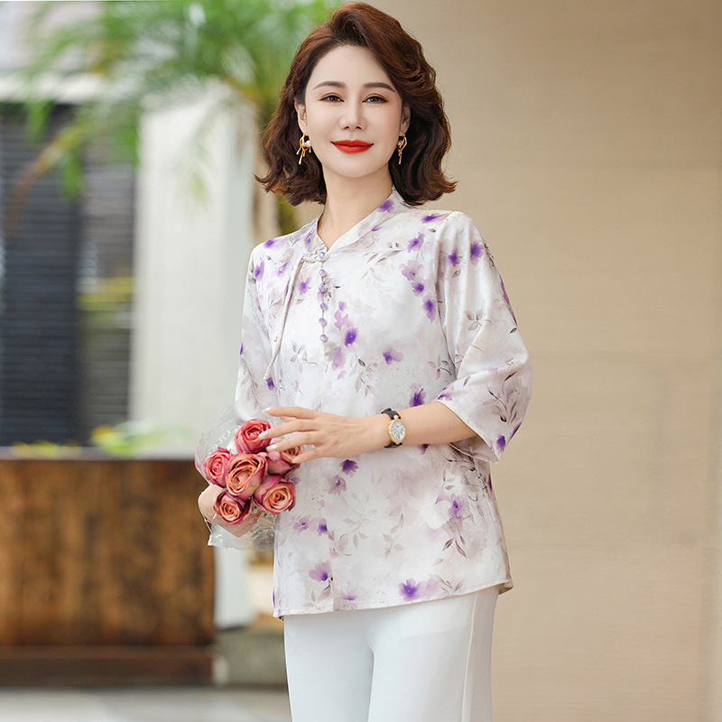 碎花妈妈上衣女时尚中老年人衣服夏季薄款小衫中年装大码宽松衣服