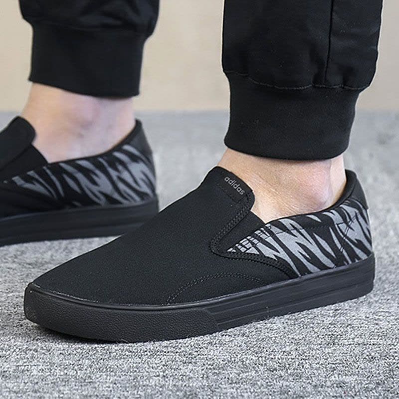 阿迪达斯男鞋夏季耐磨防滑一脚蹬低帮休闲帆布板鞋-DB1772图片