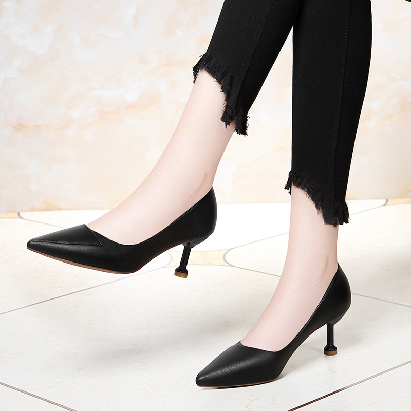 莱卡金顿laikajindun网红高跟鞋女春季细跟浅口性感尖头黑色空乘职业