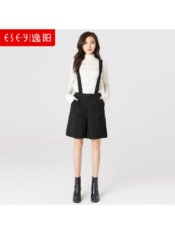 2019春夏季宽松时尚黑色百搭阔腿背带裤条纹短裤女5720