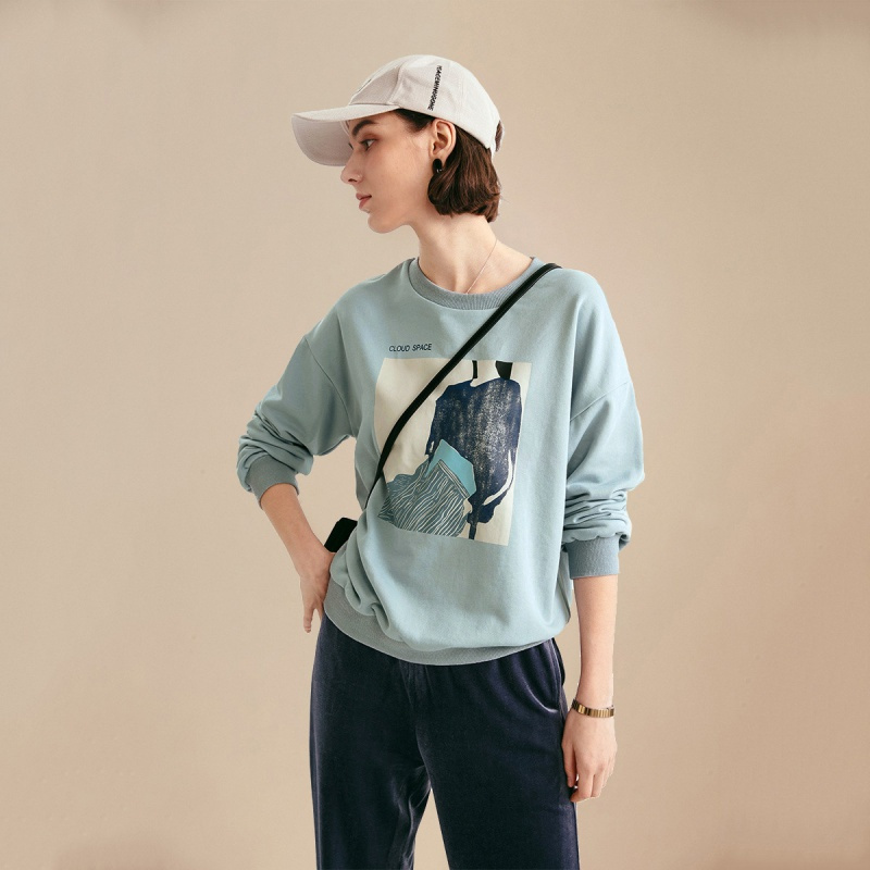 云上生活春秋款简约文艺圆领印花套头女式卫衣