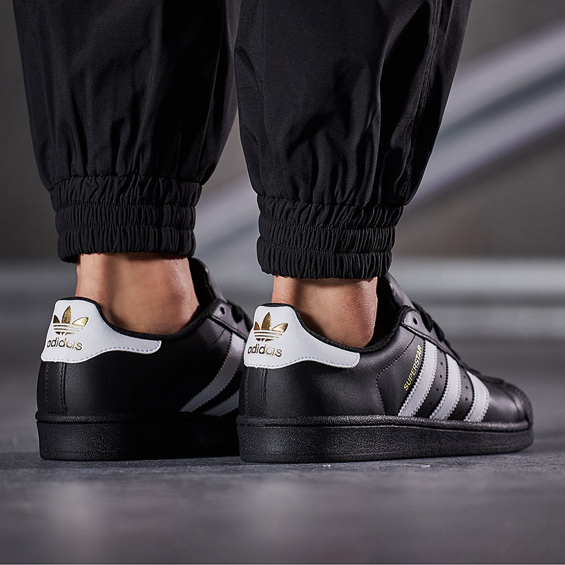 adidas阿迪达斯三叶草男子板鞋SUPERSTAR贝壳头休闲鞋B27136